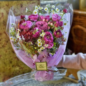 誕生会やお友達、ご家族へプレゼントとして人気の花束msボリュームアップ1|海浜幕張、幕張メッセ、ベイタウン、ベイパークから近いおしゃれなお花屋さん
