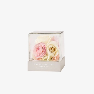 ドライフラワーで残すブーケ：ガラスキューブ薄茶