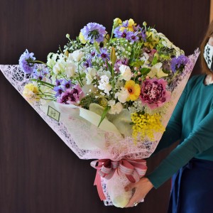 幕張の花屋で人気のサプライズ花束