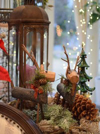 大人気のウッドのトナカイやアンティークランタンで演出するクリスマス装飾。千葉や幕張、アンソレイエ